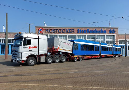 Die erste Bahn geht auf Reisen Die erste Bahn geht auf Reisen